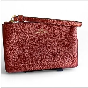 COACH Corner Zip Wristlet METALLIC CHERRY Crossgrain Leather F21070 like new